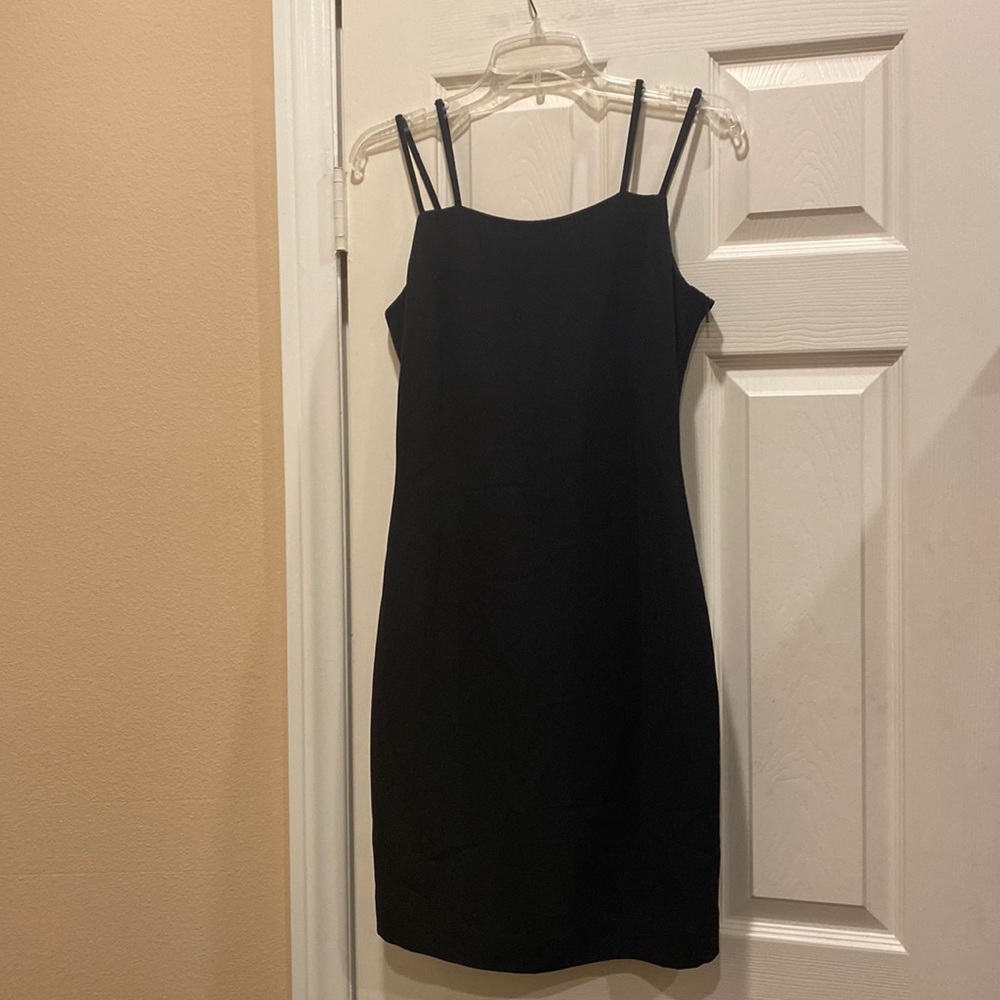 Jones New York fully lined acetate/polyester blend cocktail sleeveless dress